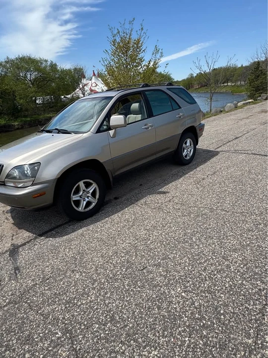 2000 Lexus RX 1st Gen - Image 5 of 10