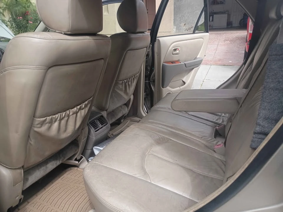 2000 Lexus RX 1st Gen - Image 14 of 15