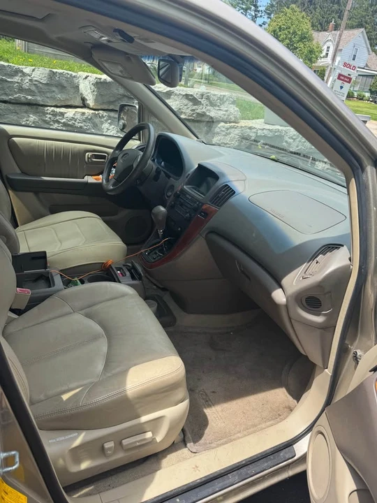 2000 Lexus RX 1st Gen - Image 7 of 10