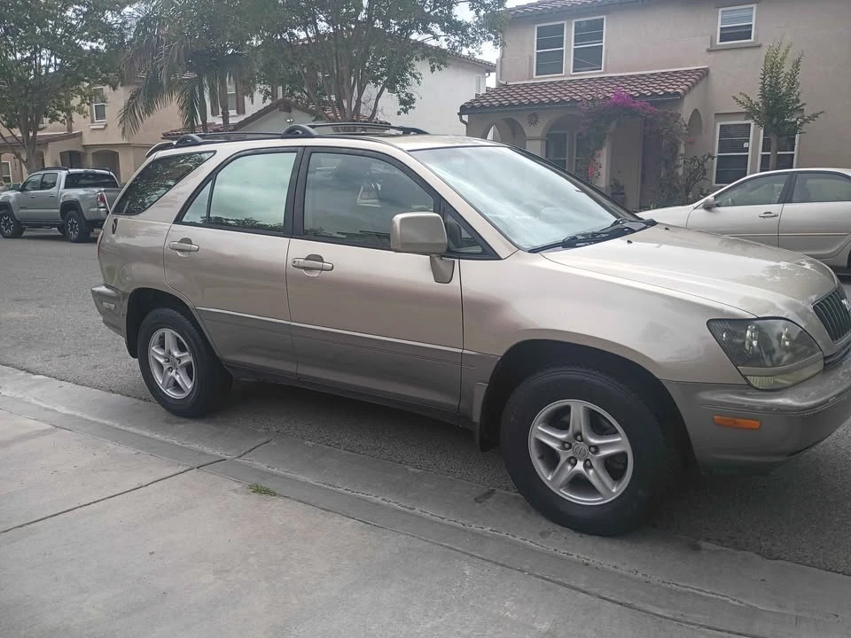 2000 Lexus RX 1st Gen - Image 5 of 15