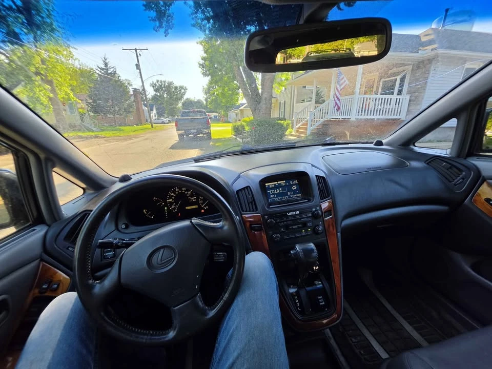 2000 Lexus RX 1st Gen - Image 5 of 11