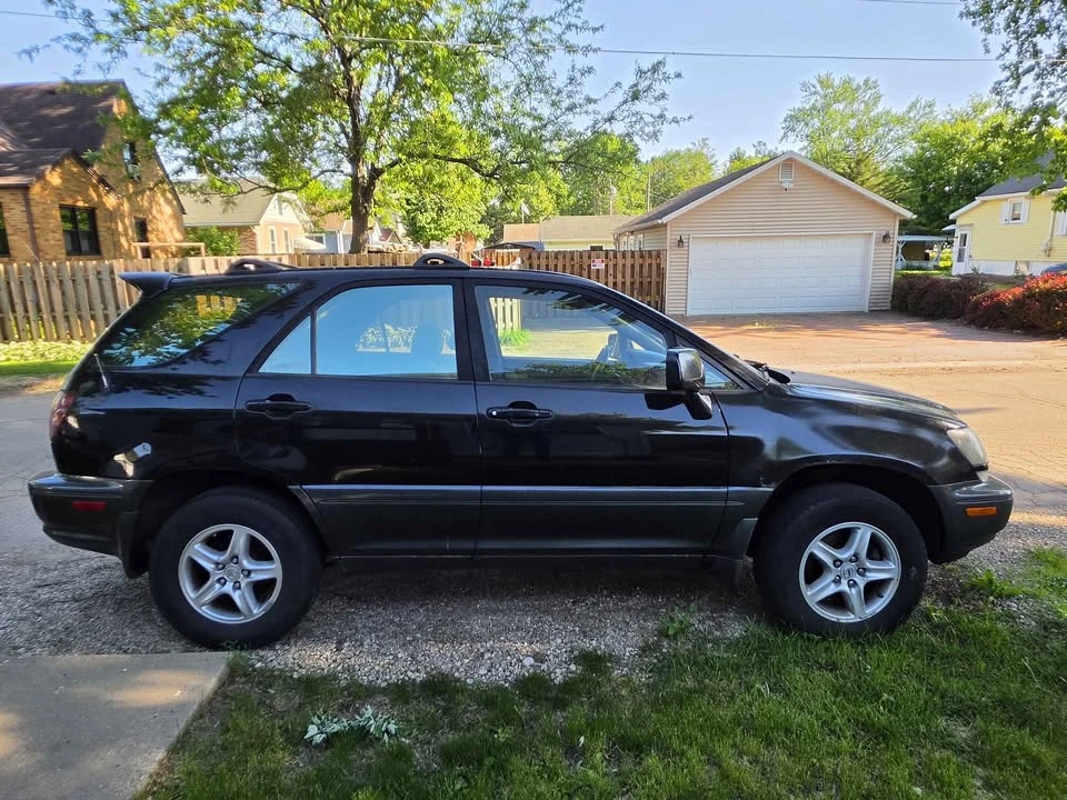 2000 Lexus RX 1st Gen - Image 4 of 11