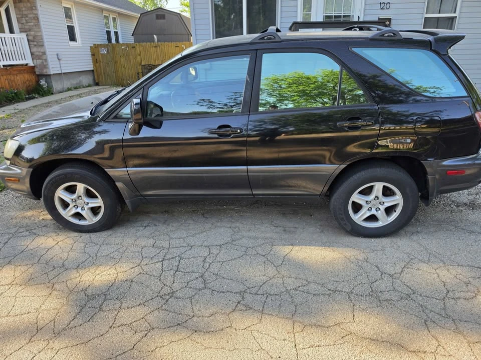 2000 Lexus RX 1st Gen - Image 2 of 11