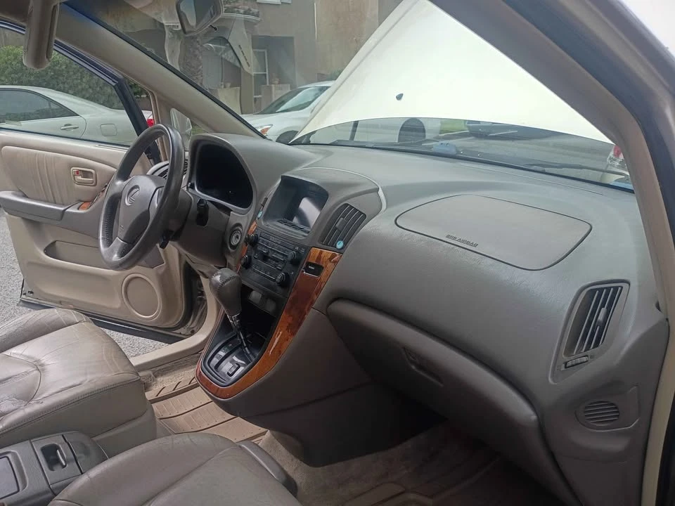2000 Lexus RX 1st Gen - Image 13 of 15