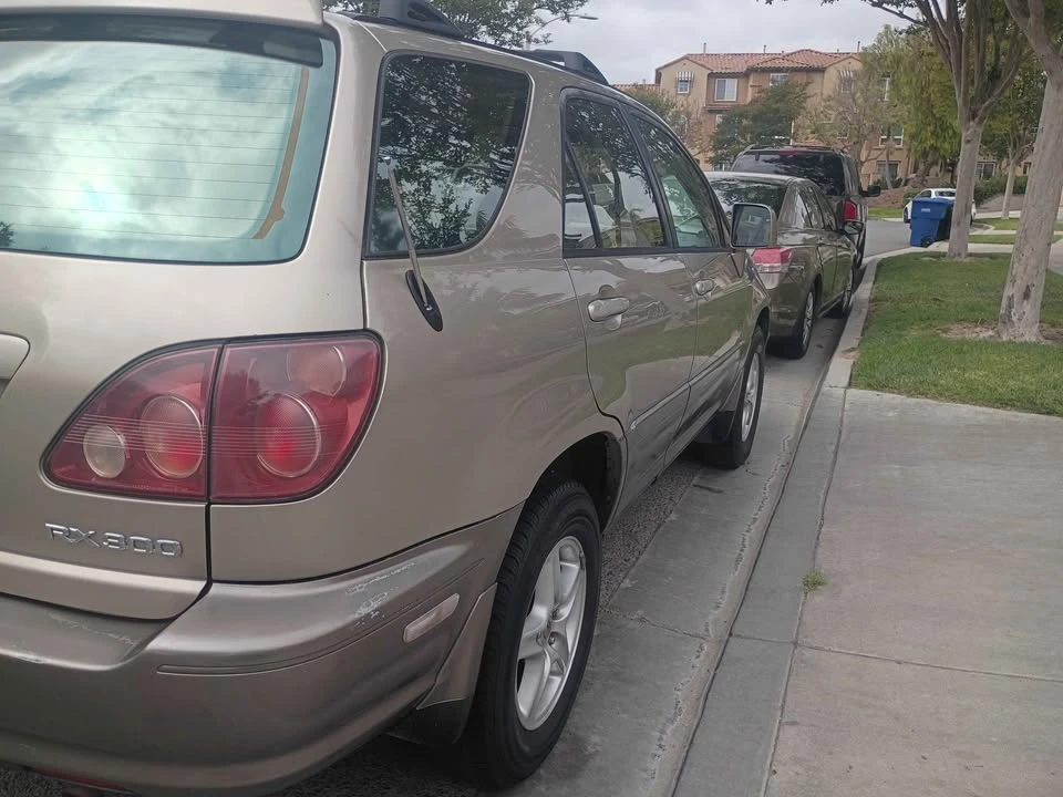 2000 Lexus RX 1st Gen - Image 3 of 15