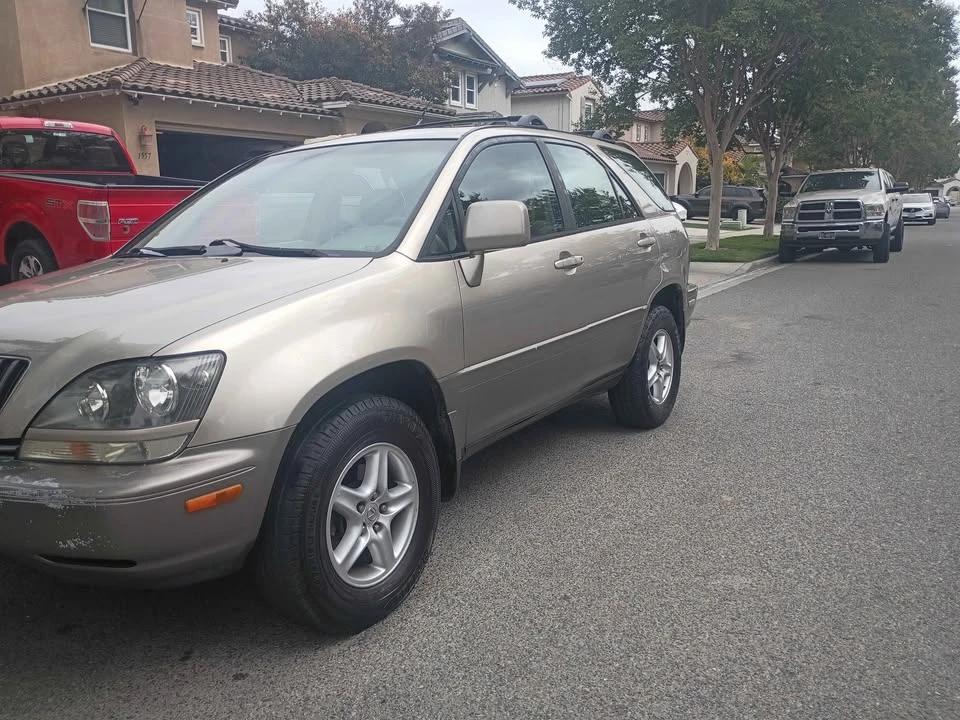 2000 Lexus RX 1st Gen - Image 5 of 15