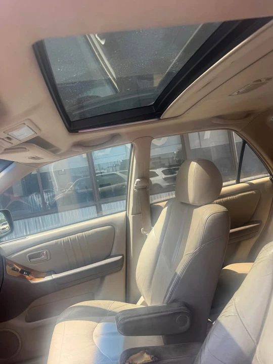 2000 Lexus RX 1st Gen - Image 12 of 12