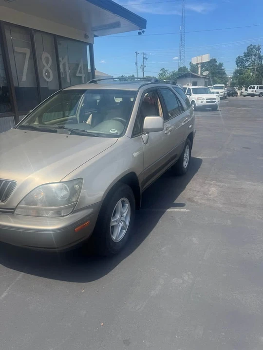 2000 Lexus RX 1st Gen - Image 4 of 12