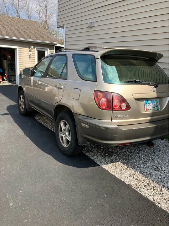 2000 Lexus RX 1st Gen - Image 2 of 7