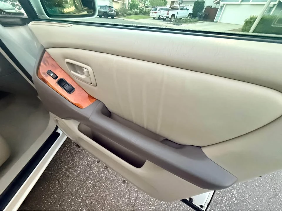 2000 Lexus RX 1st Gen - Image 12 of 20