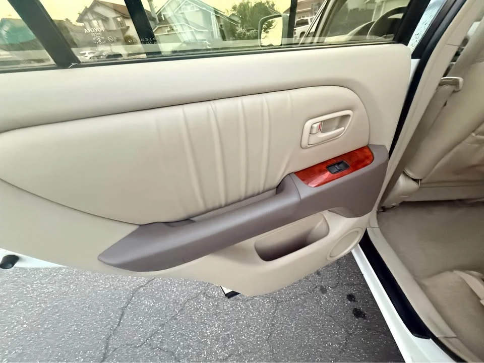 2000 Lexus RX 1st Gen - Image 13 of 20