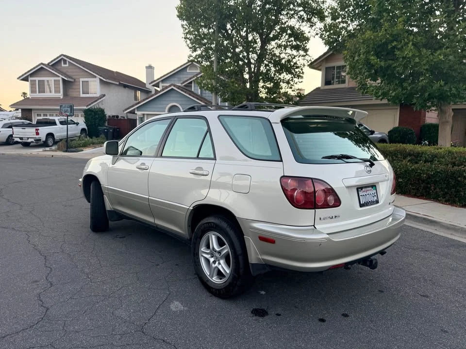 2000 Lexus RX 1st Gen - Image 5 of 20