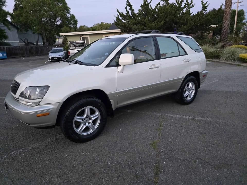 2000 Lexus RX 1st Gen - Image 3 of 15