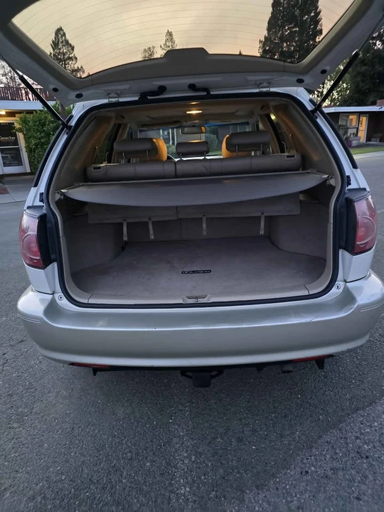 2000 Lexus RX 1st Gen - Image 11 of 15