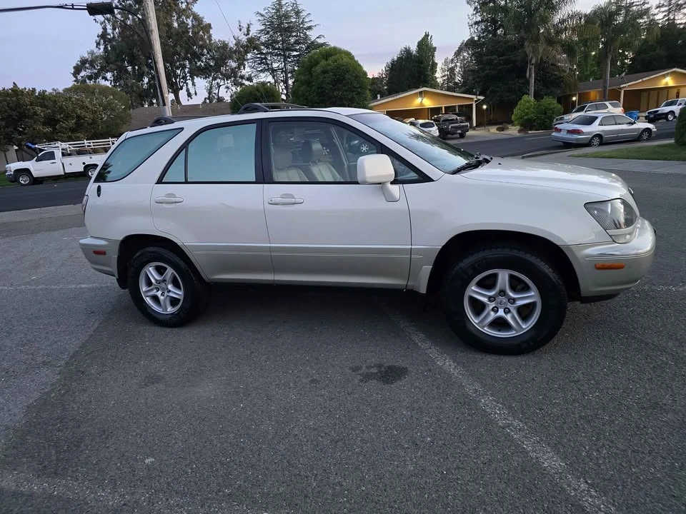2000 Lexus RX 1st Gen - Image 6 of 15