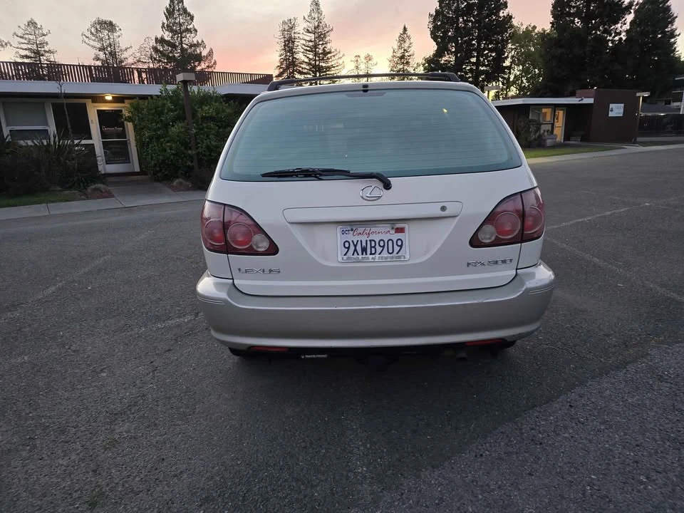 2000 Lexus RX 1st Gen - Image 10 of 15