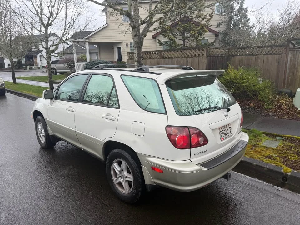 2000 Lexus RX 1st Gen - Image 3 of 10