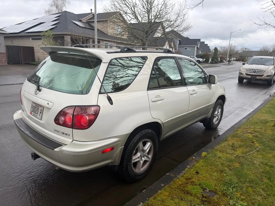 2000 Lexus RX 1st Gen - Image 4 of 10