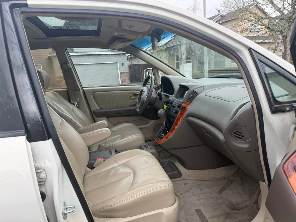 2000 Lexus RX 1st Gen - Image 7 of 10