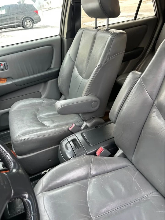2000 Lexus RX 1st Gen - Image 5 of 7