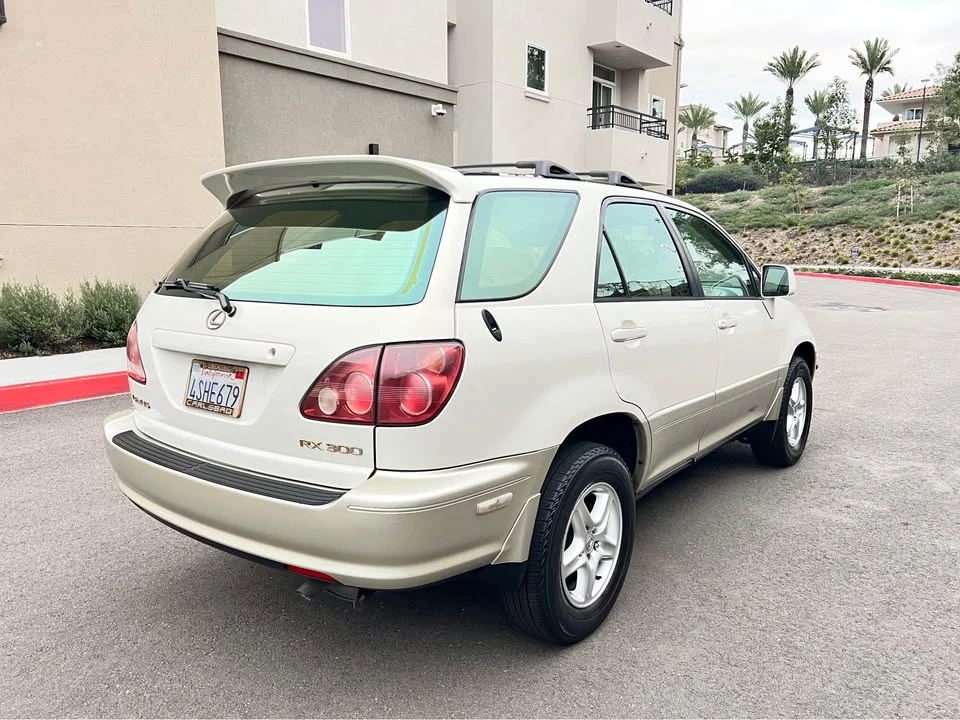 2000 Lexus RX 1st Gen - Image 4 of 11