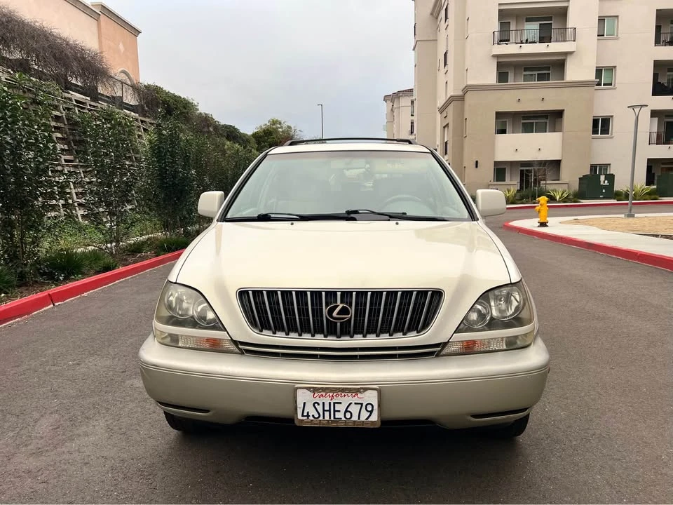 2000 Lexus RX 1st Gen - Image 6 of 12