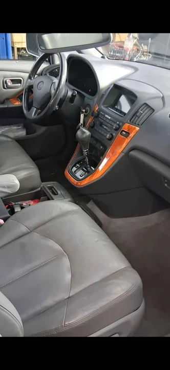 2000 Lexus RX 1st Gen - Image 5 of 11