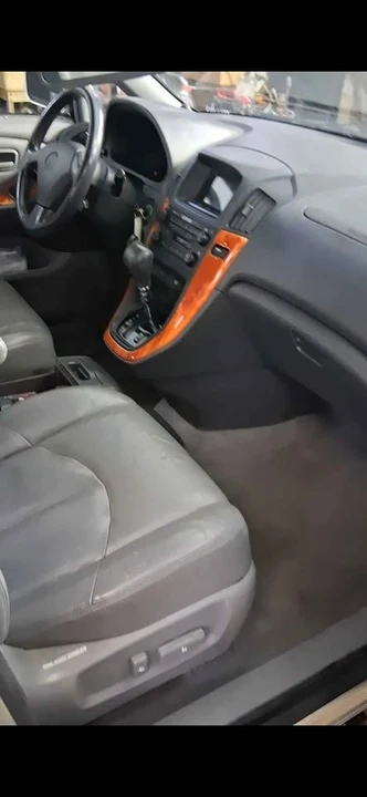 2000 Lexus RX 1st Gen - Image 11 of 11