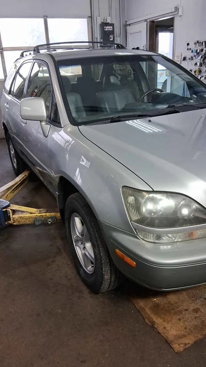 2000 Lexus RX 1st Gen - Image 8 of 11