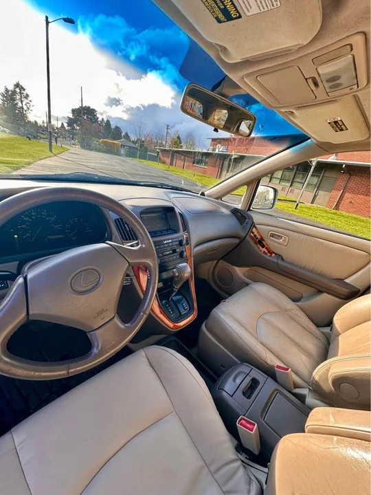 2000 Lexus RX 1st Gen - Image 8 of 8
