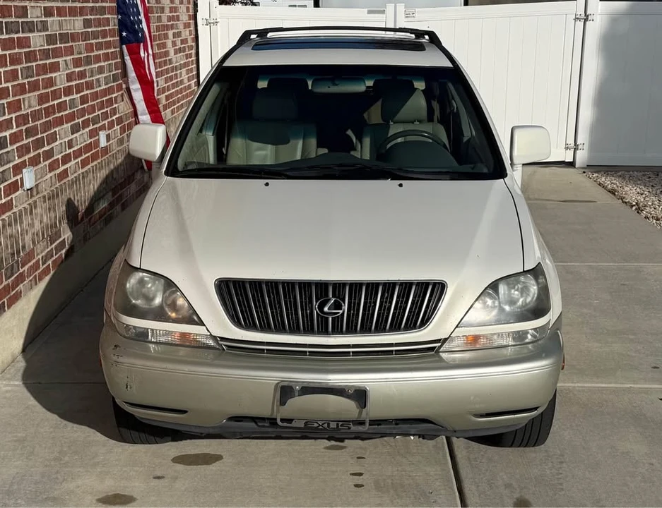 2000 Lexus RX 1st Gen - Image 2 of 7