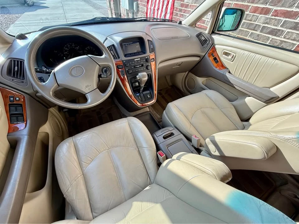 2000 Lexus RX 1st Gen - Image 4 of 7