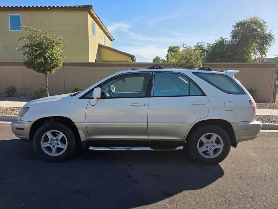 2000 Lexus RX 1st Gen - Image 3 of 9