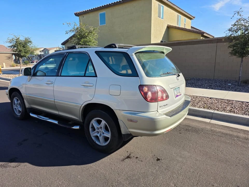 2000 Lexus RX 1st Gen - Image 5 of 9