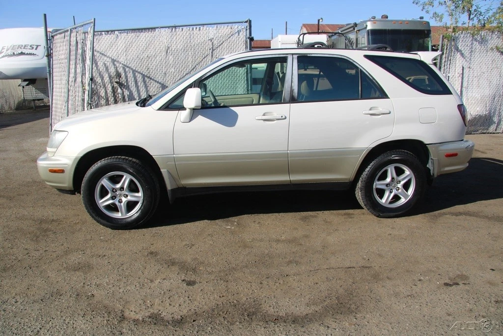 2000 Lexus RX 1st Gen - Image 3 of 21