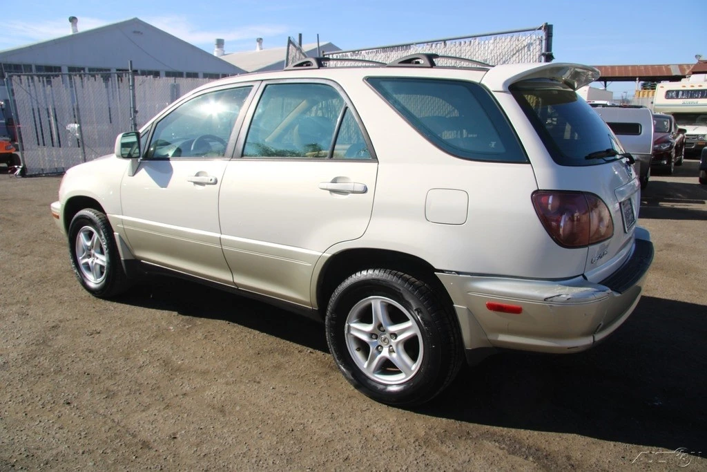 2000 Lexus RX 1st Gen - Image 5 of 21