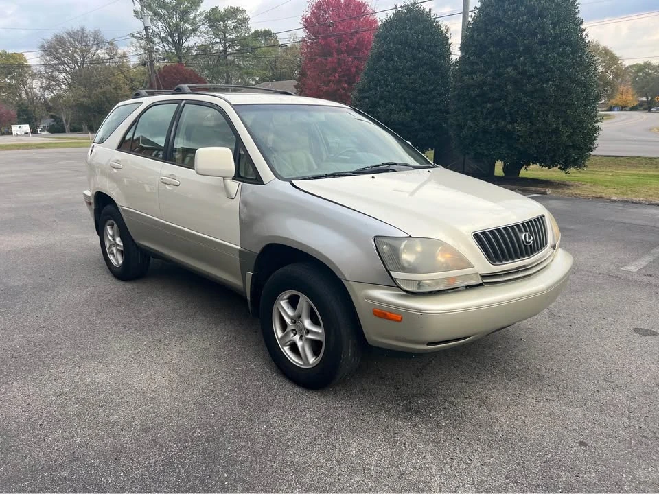 2000 Lexus RX 1st Gen - Image 4 of 10