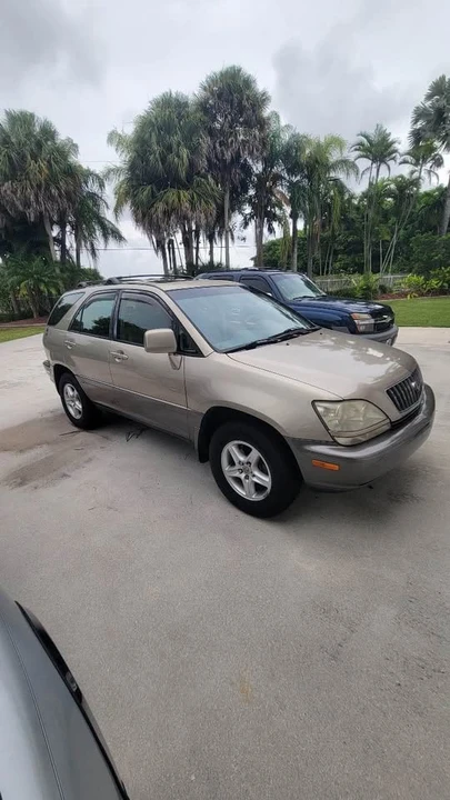 2000 Lexus RX 1st Gen - Image 7 of 8