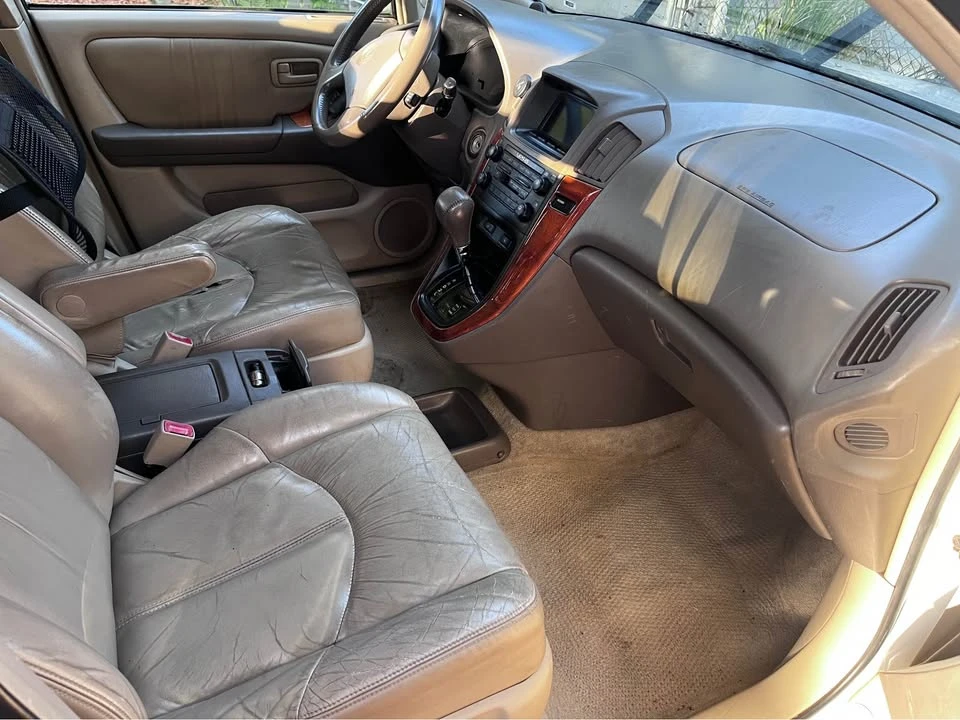 2000 Lexus RX 1st Gen - Image 6 of 11