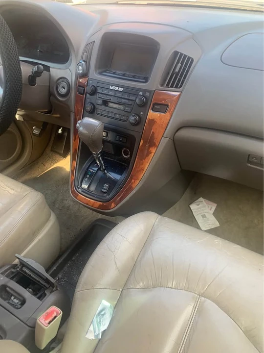 2000 Lexus RX 1st Gen - Image 6 of 10