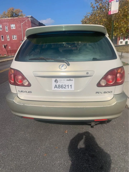 2000 Lexus RX 1st Gen - Image 2 of 10