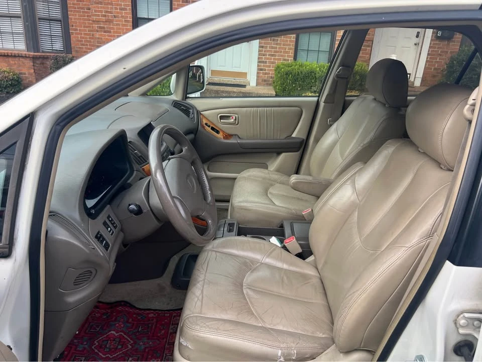2000 Lexus RX 1st Gen - Image 9 of 10