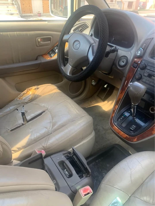 2000 Lexus RX 1st Gen - Image 7 of 10