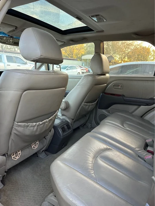 2000 Lexus RX 1st Gen - Image 7 of 9