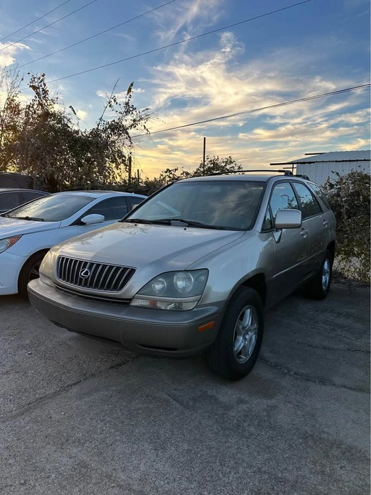 2000 Lexus RX 1st Gen - Image 2 of 9
