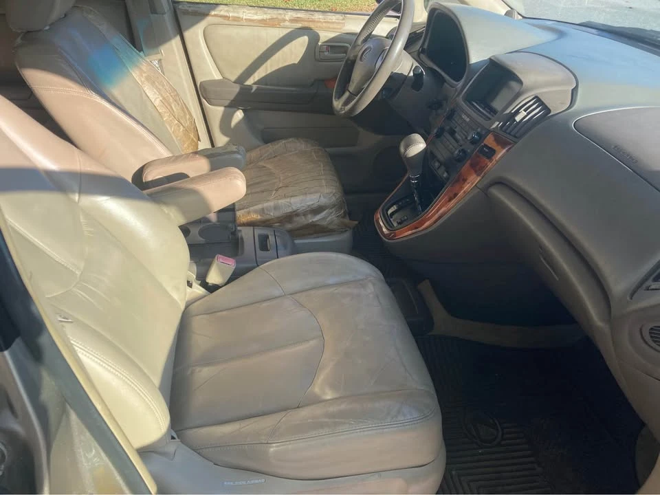 2000 Lexus RX 1st Gen - Image 3 of 5