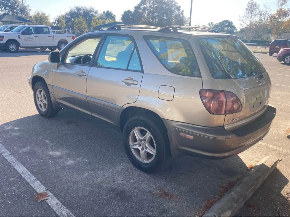 2000 Lexus RX 1st Gen - Image 2 of 5