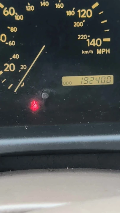 2000 Lexus RX 1st Gen - Image 5 of 8