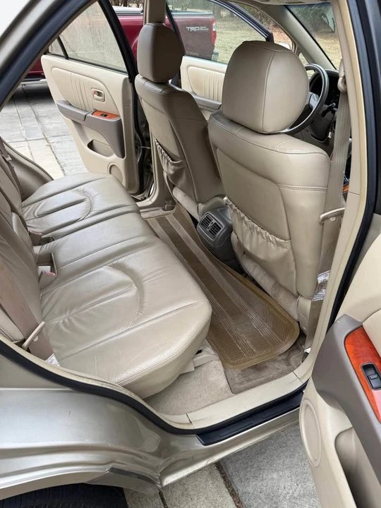2000 Lexus RX 1st Gen - Image 14 of 19