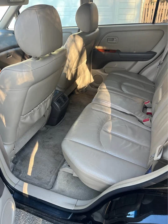 2000 Lexus RX 1st Gen - Image 9 of 13